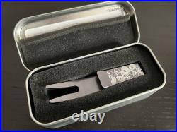 Brand New Rare Scotty Cameron Black Skulls Pivot Tool. With Tin Case