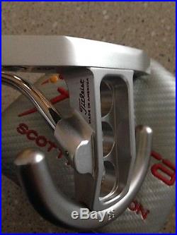 Lh Scotty Cameron Futura with matching headcover and devit tool