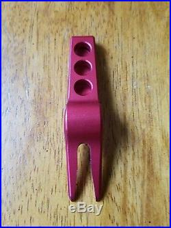 NEW Scotty Cameron Red CT Small Circle T Clip Pivot Divot Tool Rare Tour issued