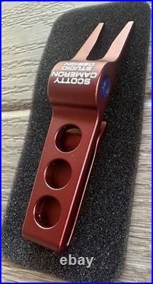 Rare Scotty Cameron 2020 USA Stars Red Pivot/Divot Tool? NEW IN ORIGINAL TIN Rare Scotty Cameron 2020 USA Stars Red Pivot/Divot Tool? NEW IN ORIGINAL TIN