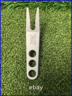 Scotty Cameron Circle T Futura Putter Cover with Divot Tool