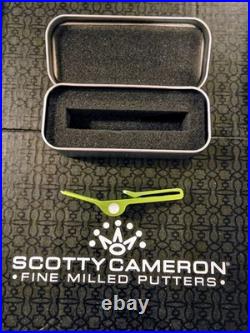 Scotty Cameron Clip Pivot Tool-Hive Green- Limited Gallery Release-New In Tin Scotty Cameron Clip Pivot Tool-Hive Green- Limited Gallery Release-New In Tin