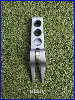 Scotty Cameron For Tour Use Only Circle T Pivot / Divot Grey Roller Tool