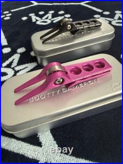 Scotty Cameron Roller Pivot Tool Set (1 Pink & 1 Black) Scotty Cameron Roller Pivot Tool Set (1 Pink & 1 Black)